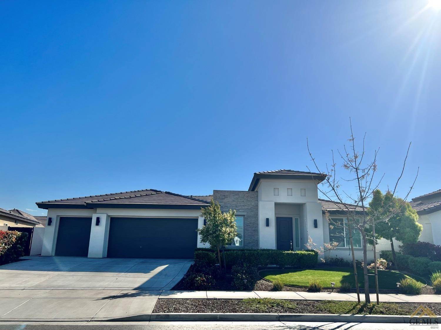 Single Family Homes at Bakersfield, CA 93311