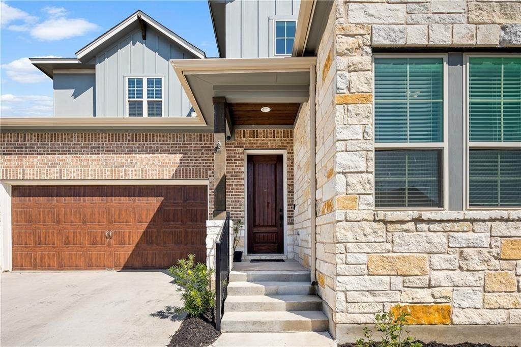 5. Single Family for Sale at Austin, TX 78737