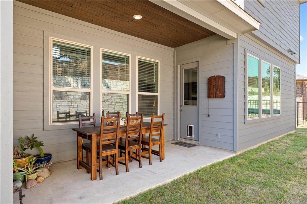 33. Single Family for Sale at Austin, TX 78737