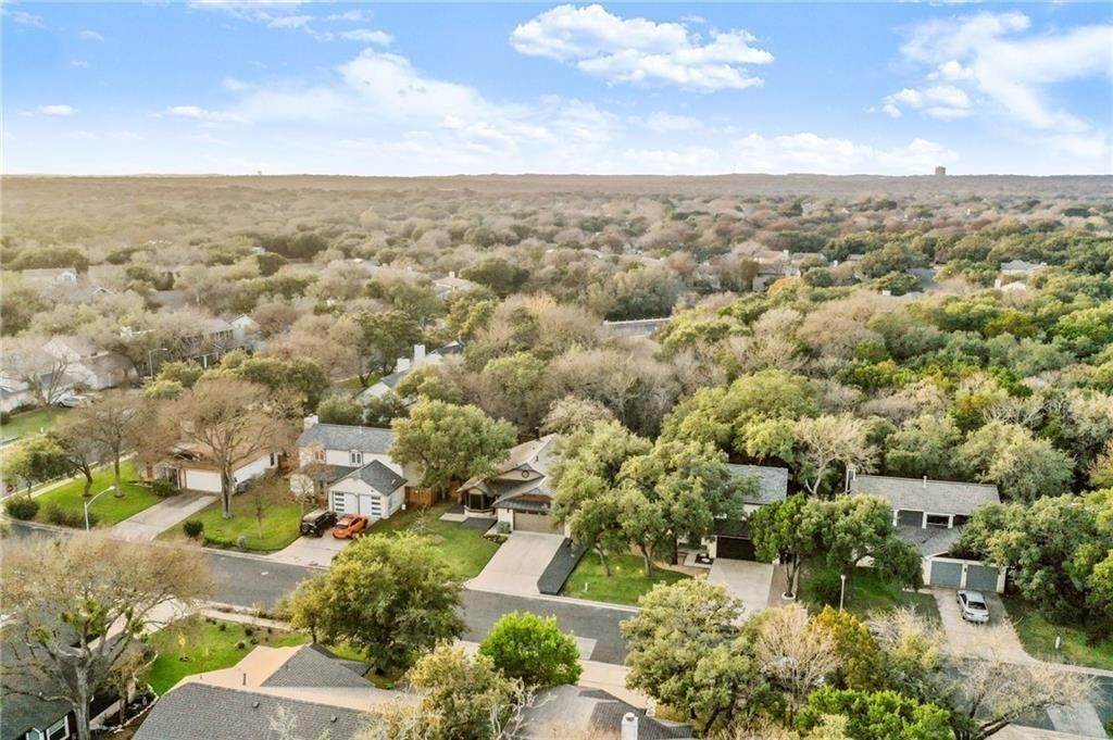 36. Single Family for Sale at Woodstone Village, Austin, TX 78749