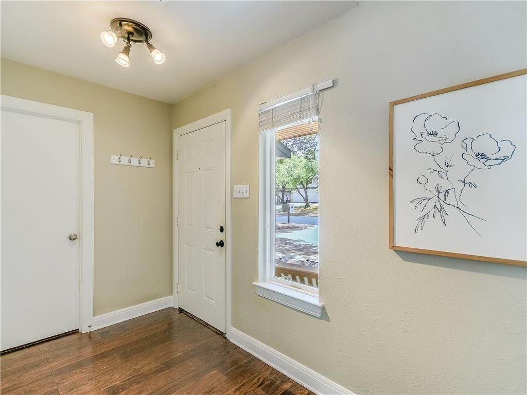 6. Single Family for Sale at Woodstone Village, Austin, TX 78749