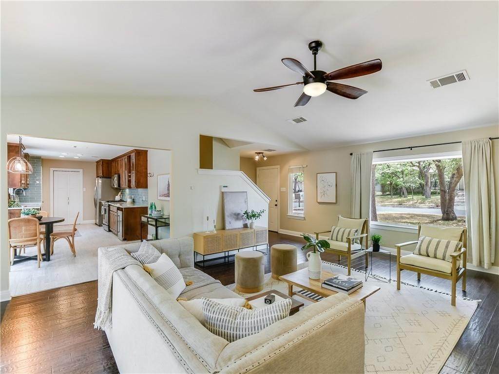 9. Single Family for Sale at Woodstone Village, Austin, TX 78749