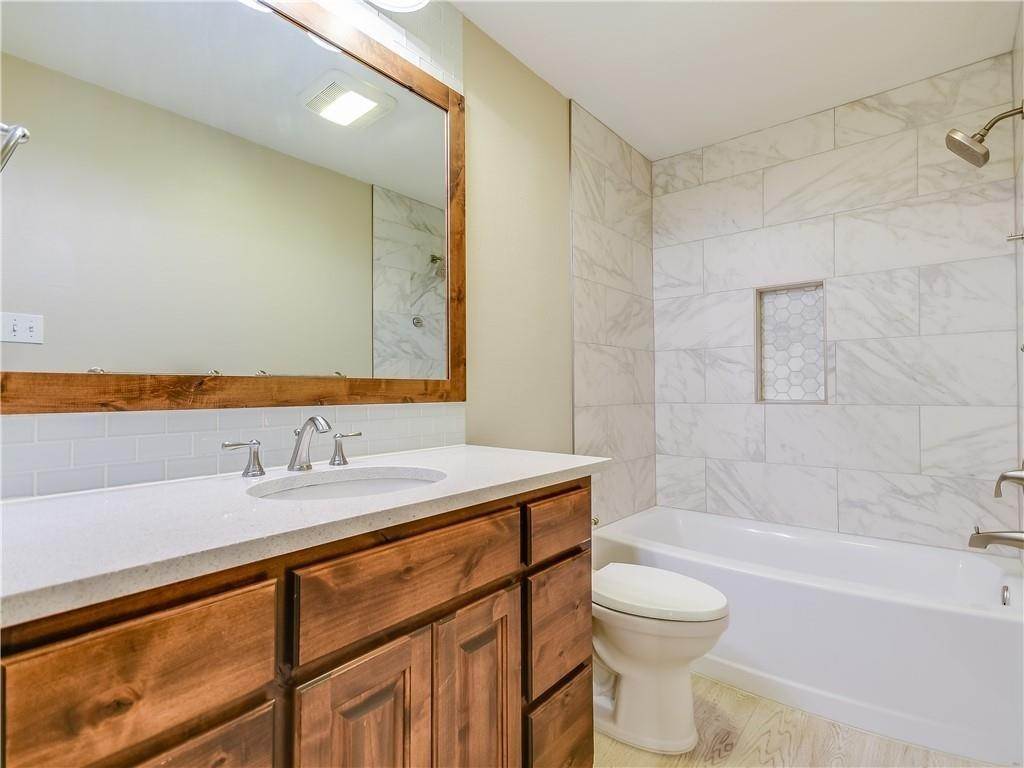 19. Single Family for Sale at Woodstone Village, Austin, TX 78749