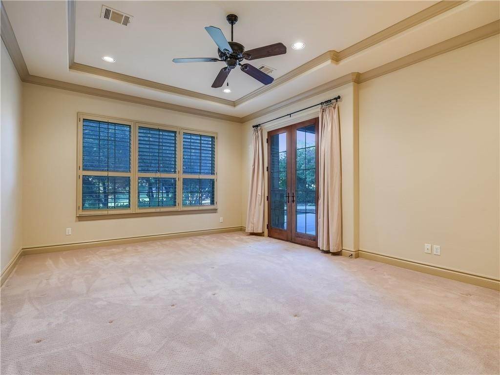 19. Single Family for Sale at Austin, TX 78738