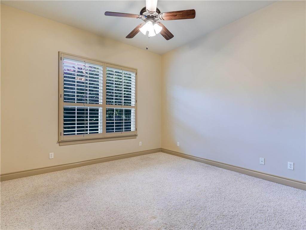 26. Single Family for Sale at Austin, TX 78738