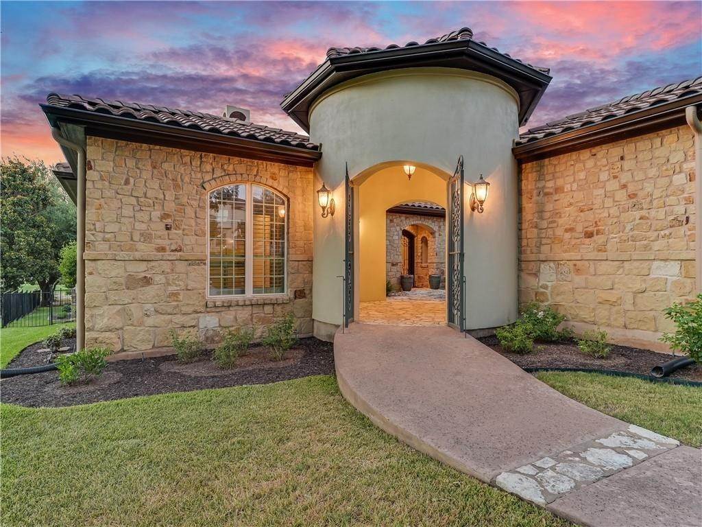 3. Single Family for Sale at Austin, TX 78738