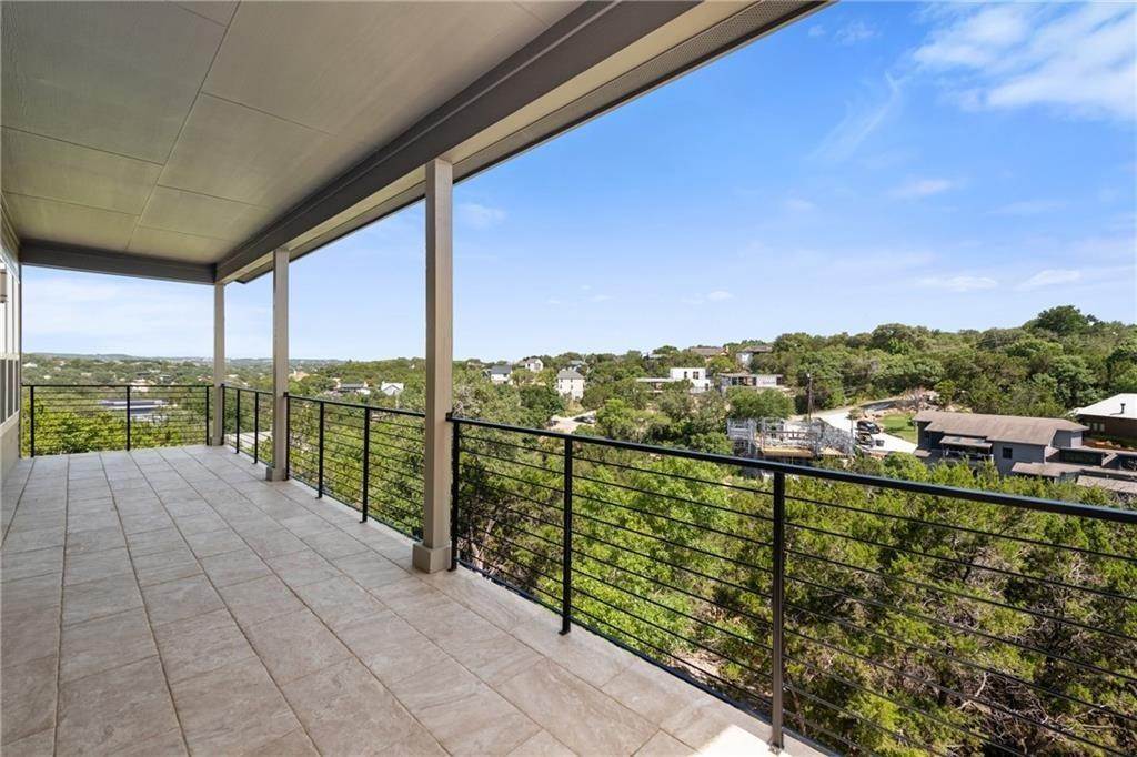 19. Single Family for Sale at Austin, TX 78734