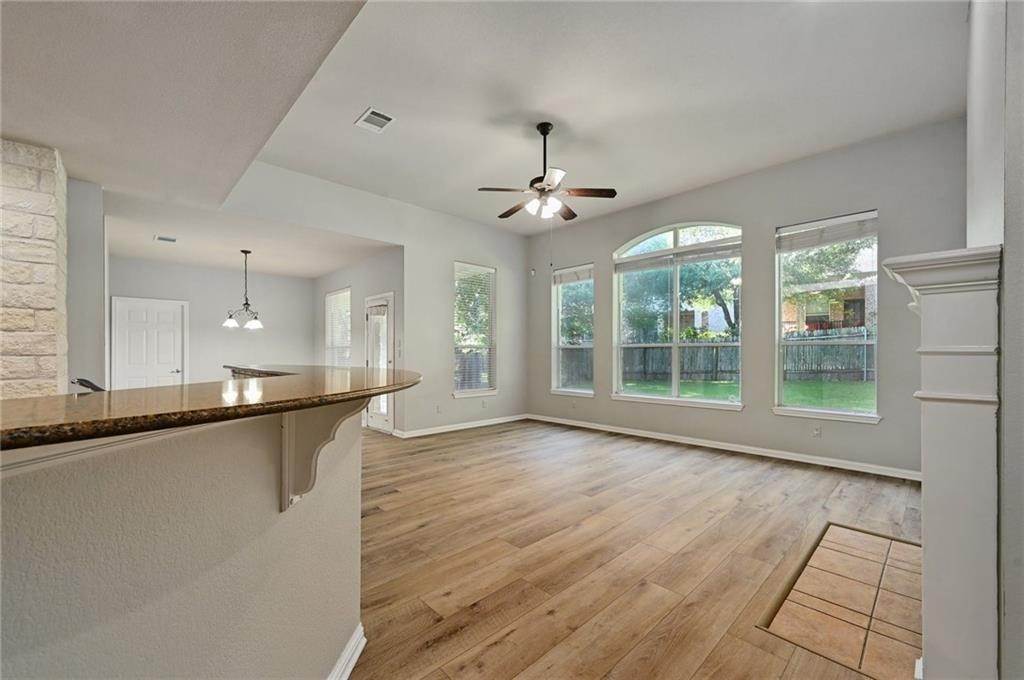 13. Single Family for Sale at The Hielscher, Austin, TX 78739