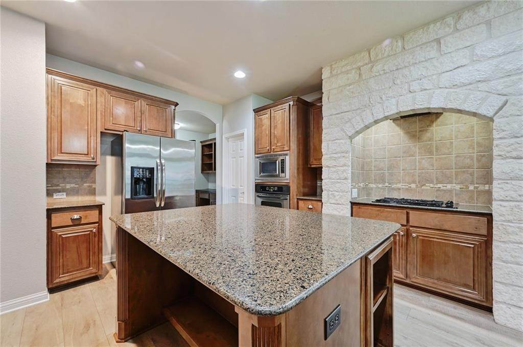 16. Single Family for Sale at The Hielscher, Austin, TX 78739