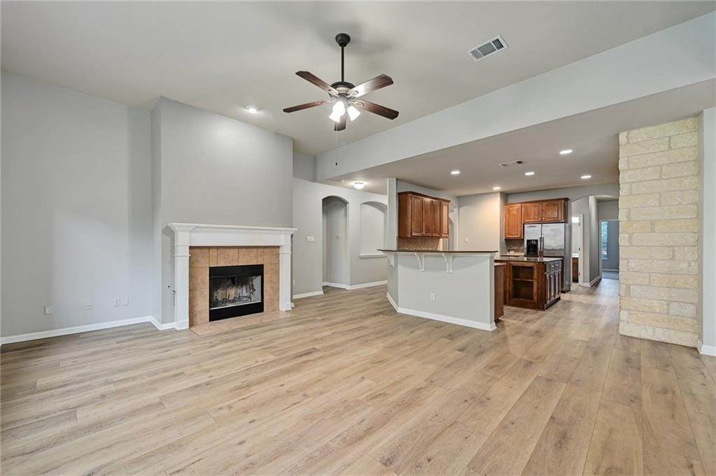 11. Single Family for Sale at The Hielscher, Austin, TX 78739