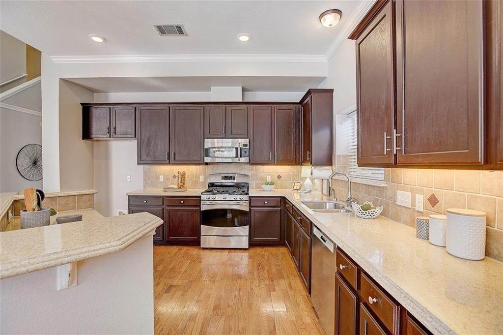 14. Single Family for Sale at Milwood, Austin, TX 78729