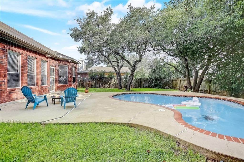 30. Single Family for Sale at Milwood, Austin, TX 78729