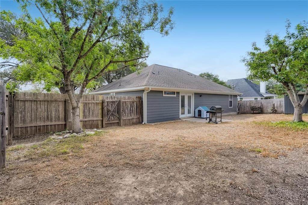 27. Single Family for Sale at Austin, TX 78734