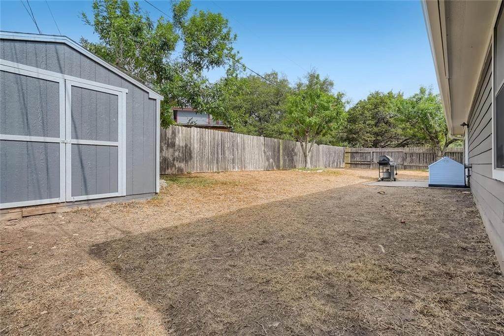 25. Single Family for Sale at Austin, TX 78734