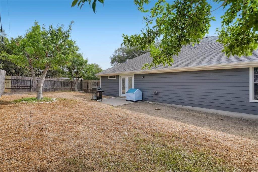 26. Single Family for Sale at Austin, TX 78734