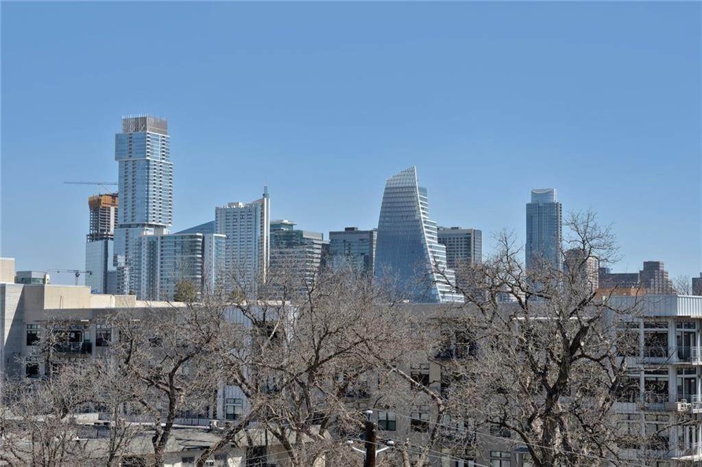 15. Condominium for Sale at Zilker, Austin, TX 78704