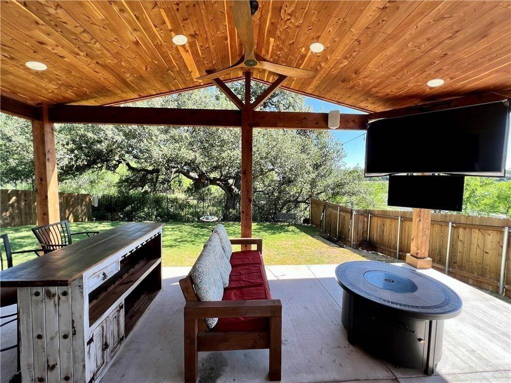 9. Single Family for Sale at Bauerle Ranch, Austin, TX 78748