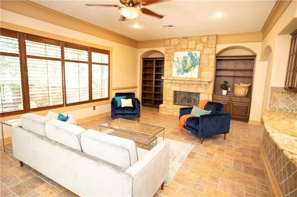 6. Single Family for Sale at The Hielscher, Austin, TX 78739