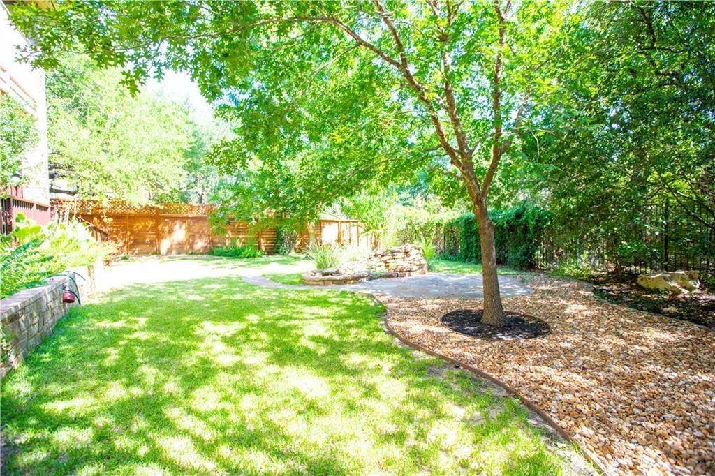 17. Single Family for Sale at The Hielscher, Austin, TX 78739