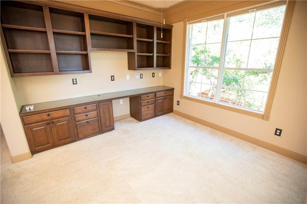 24. Single Family for Sale at The Hielscher, Austin, TX 78739