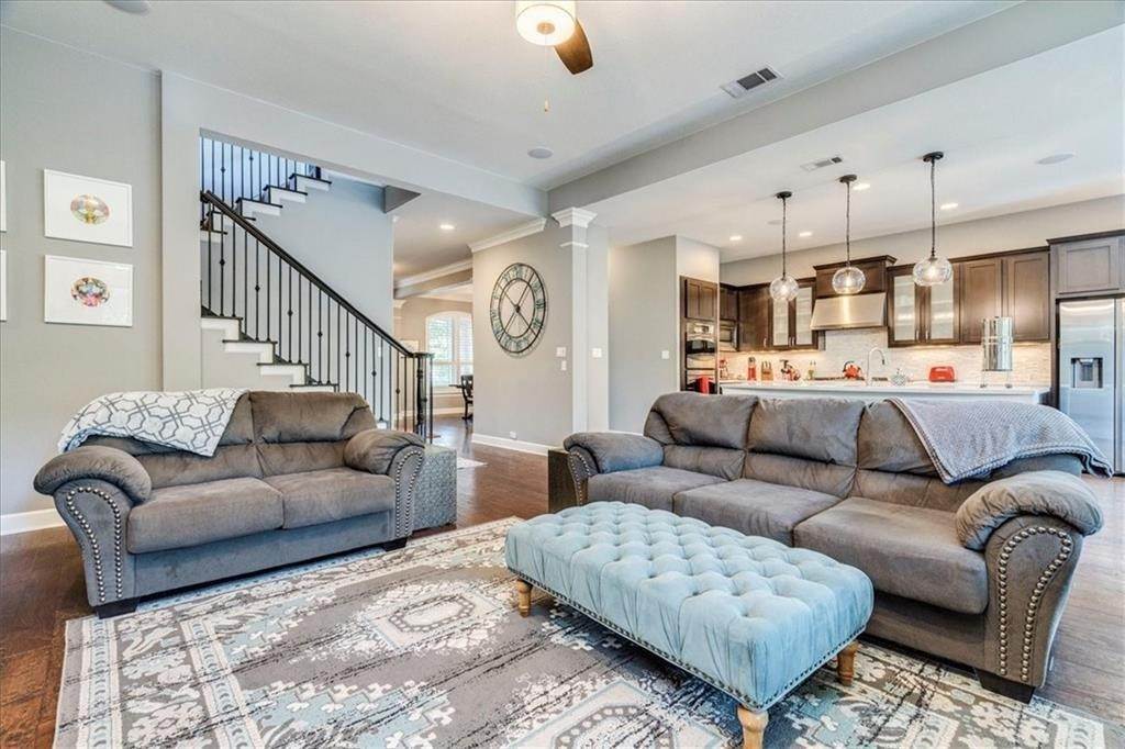 9. Single Family for Sale at Meridian, Austin, TX 78739