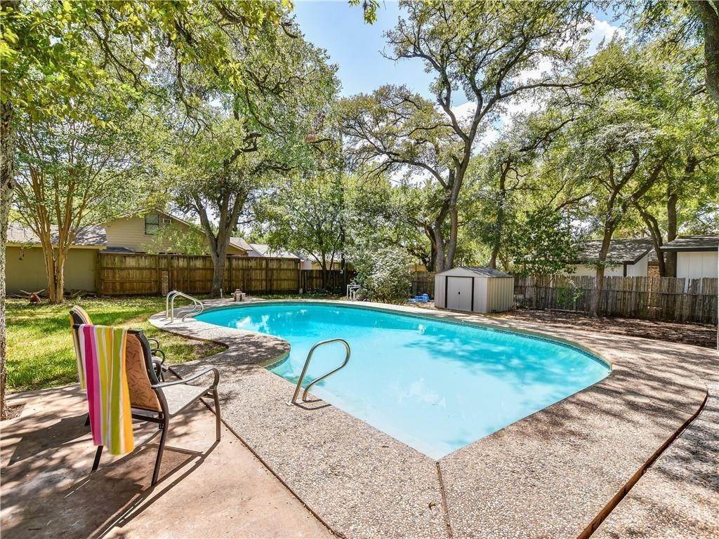 29. Single Family for Sale at Castlewood Forest, Austin, TX 78748