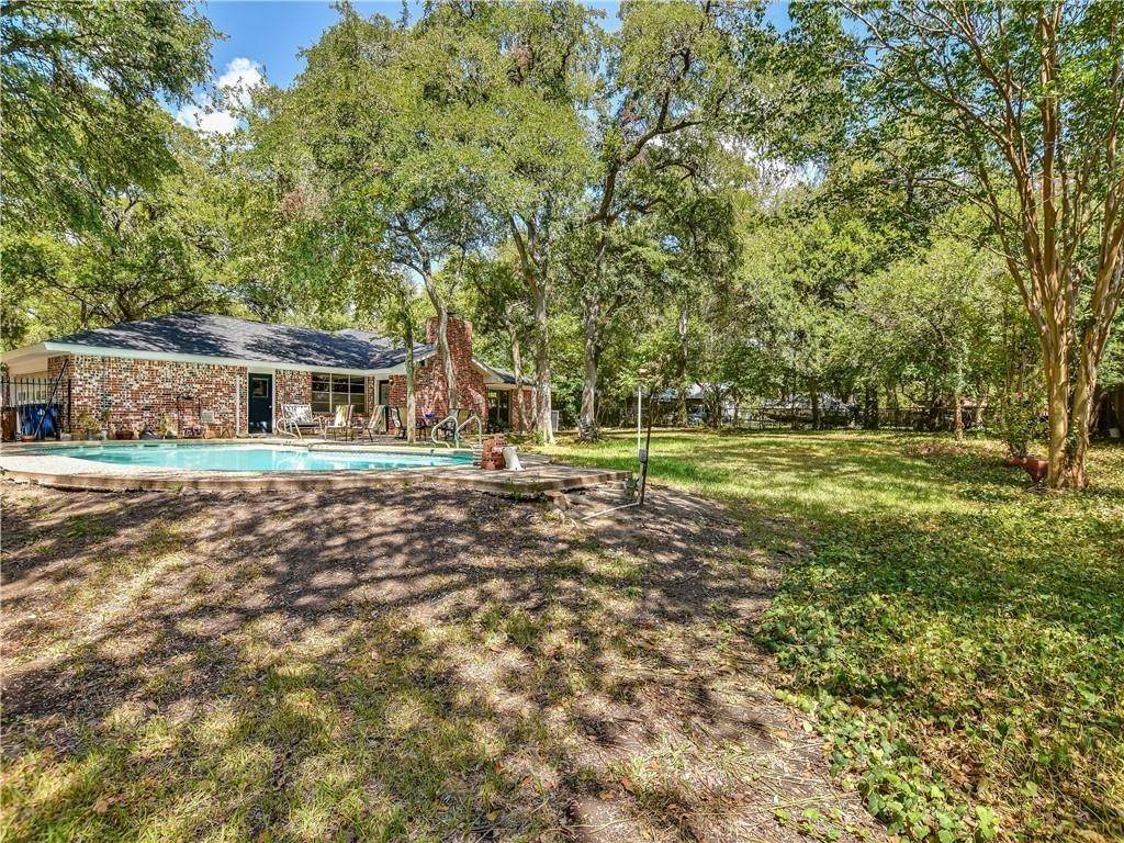 26. Single Family for Sale at Castlewood Forest, Austin, TX 78748