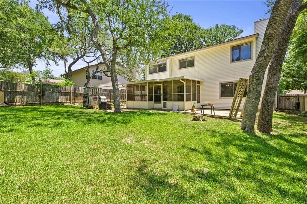 9. Single Family for Sale at Milwood, Austin, TX 78727