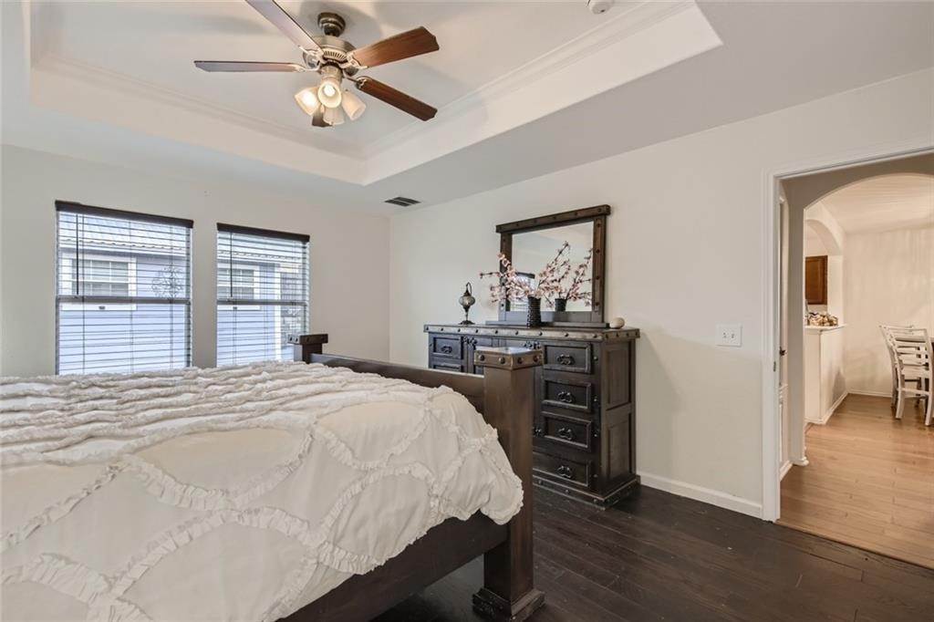 17. Single Family for Sale at The Woodlands, Austin, TX 78724