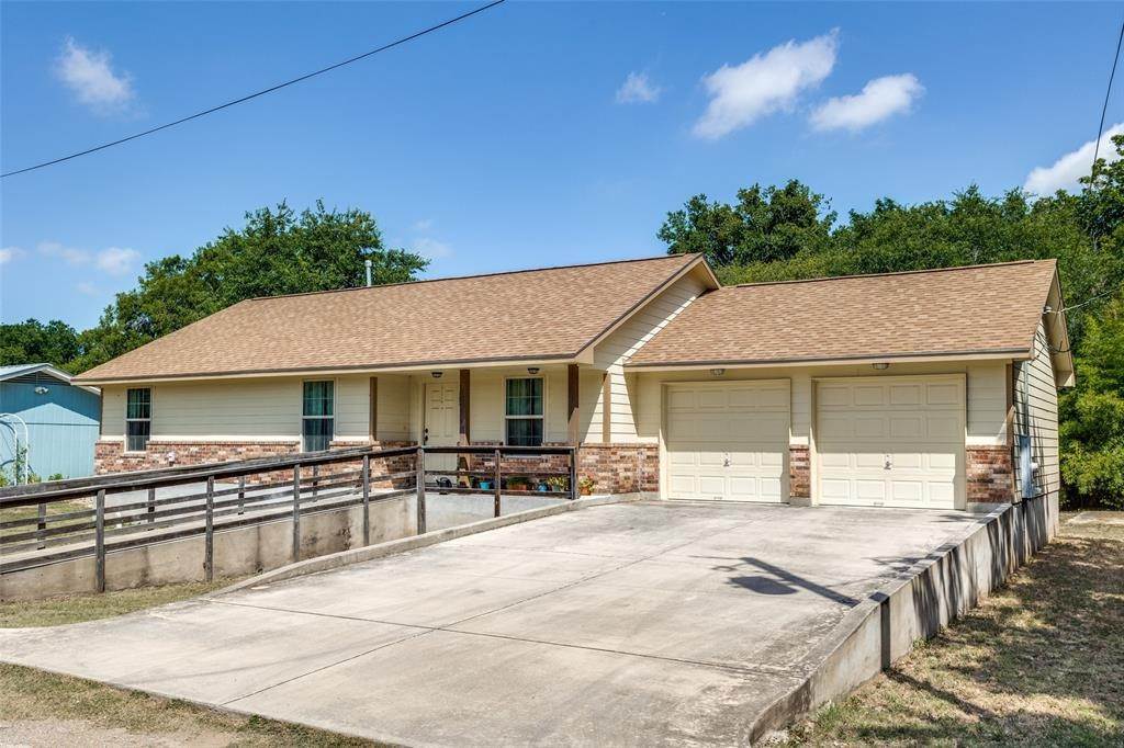 Single Family for Sale at Martindale, TX 78655