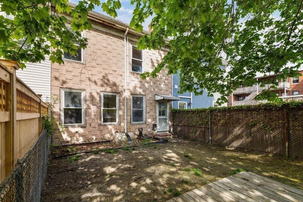 25. Single Family for Sale at Somerville, MA 02143
