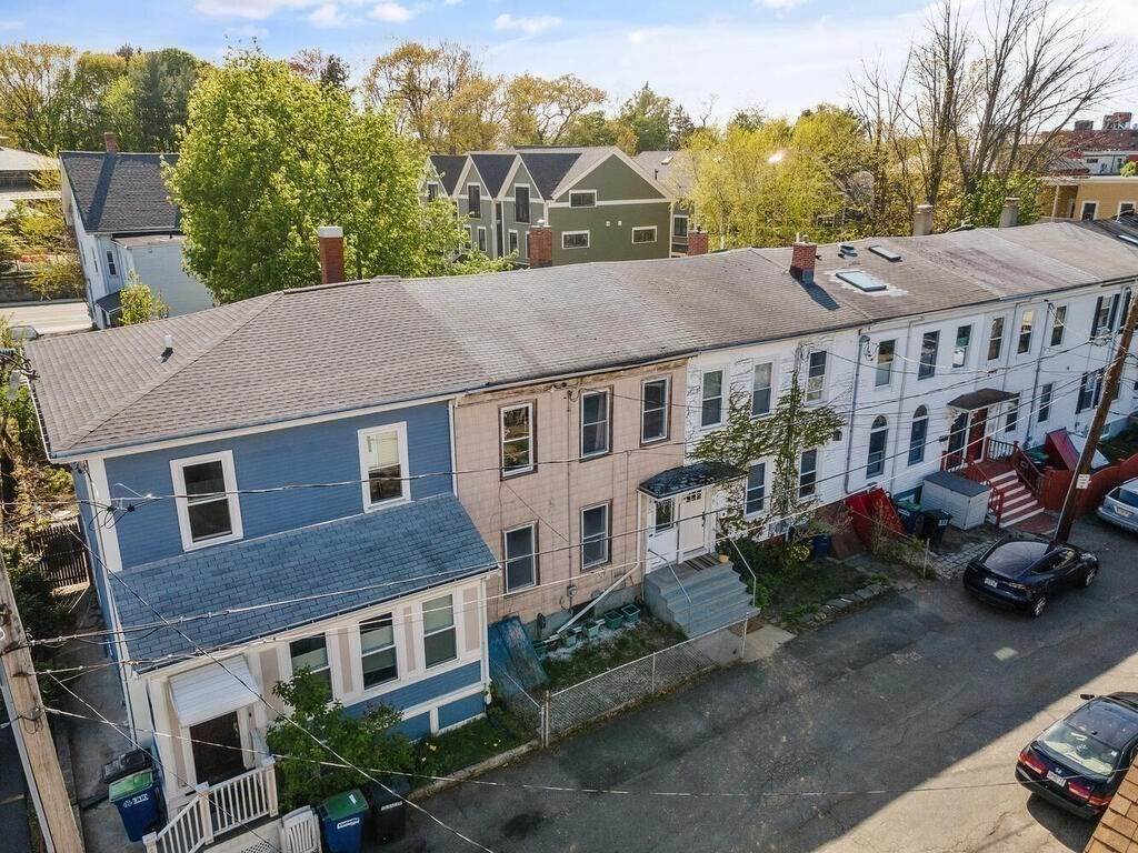 29. Single Family for Sale at Somerville, MA 02143