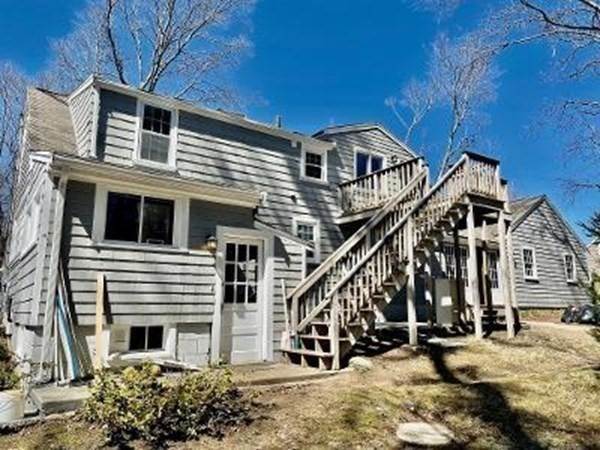 19. Single Family for Sale at Bridgewater, MA 02324