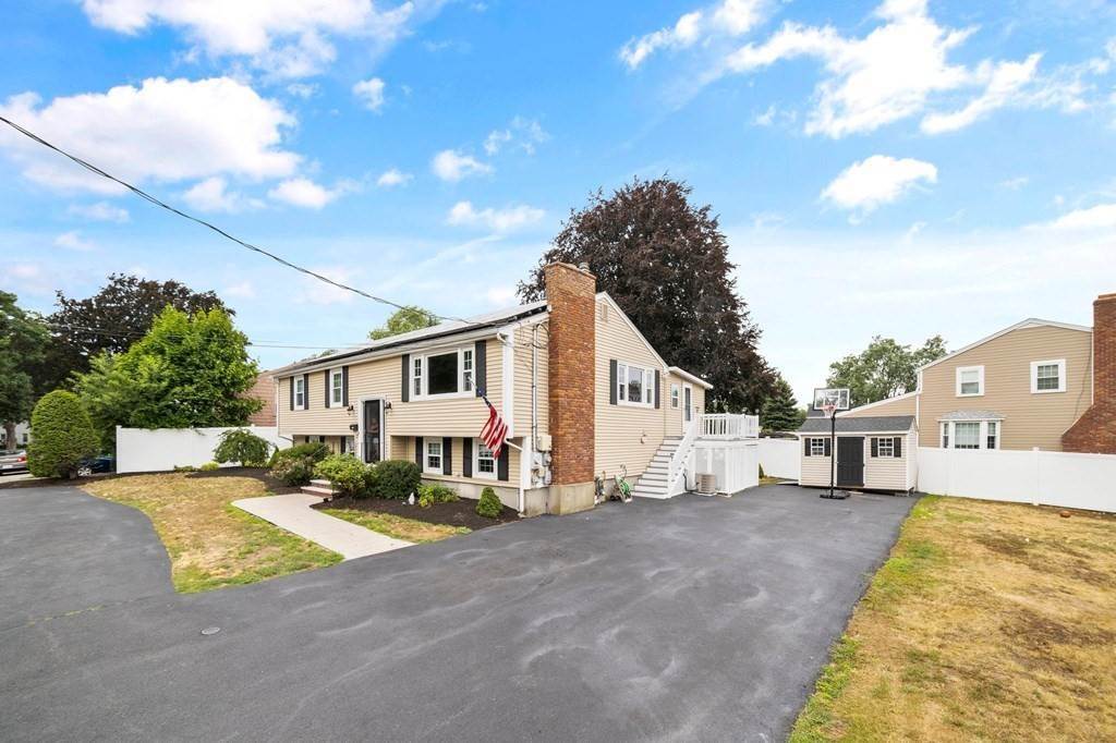 2. Single Family for Sale at Weymouth, MA 02189