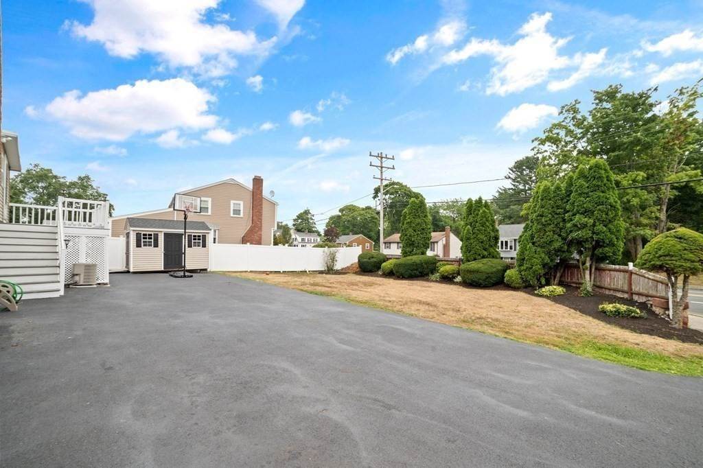 38. Single Family for Sale at Weymouth, MA 02189