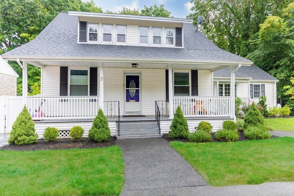 Single Family for Sale at Middleboro, MA 02346