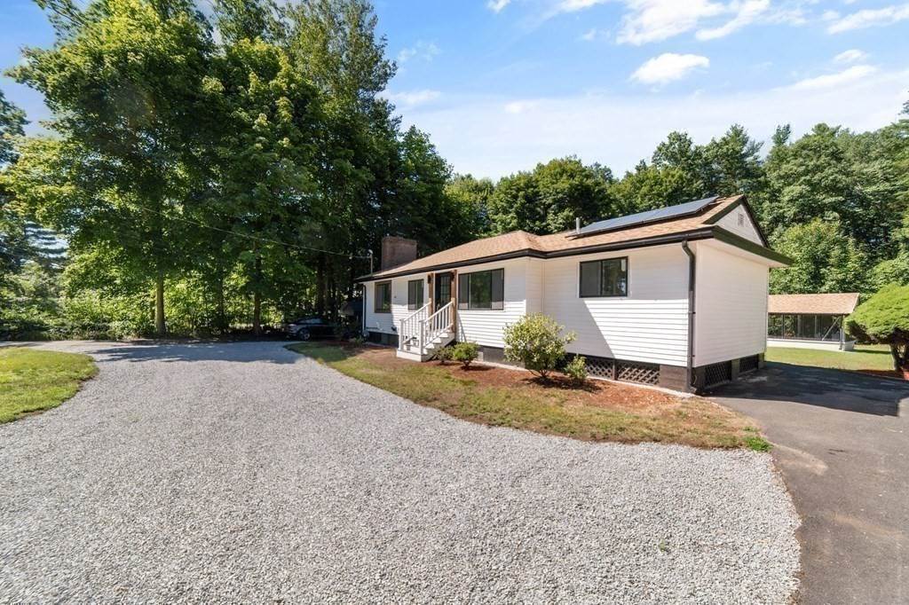 25. Single Family for Sale at Westford, MA 01886