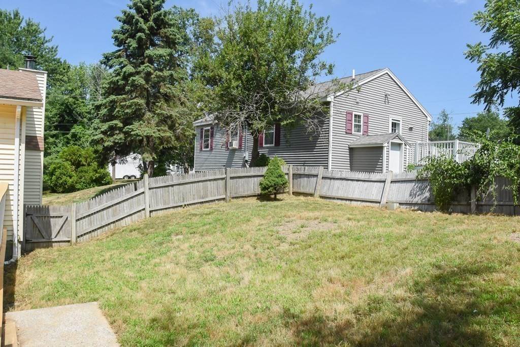 21. Single Family for Sale at Haverhill, MA 01832