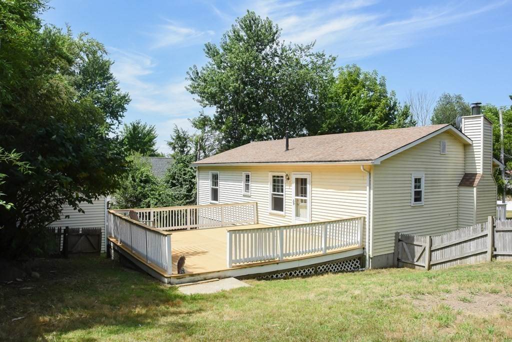 22. Single Family for Sale at Haverhill, MA 01832