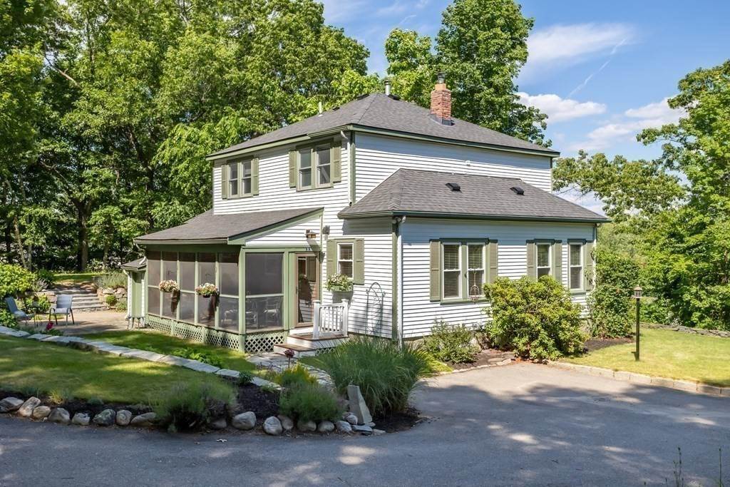 6. Single Family for Sale at Westford, MA 01886
