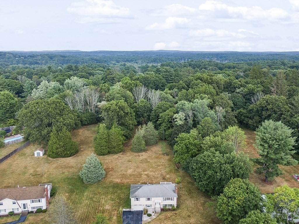 34. Single Family for Sale at Tewksbury, MA 01876