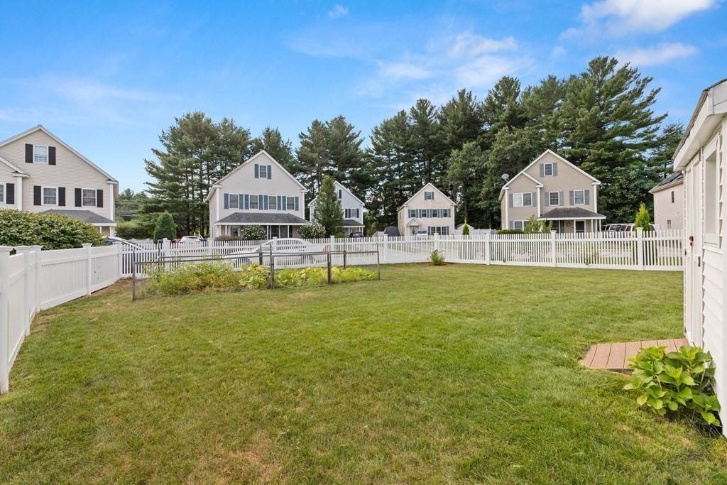 36. Single Family for Sale at Tewksbury, MA 01876