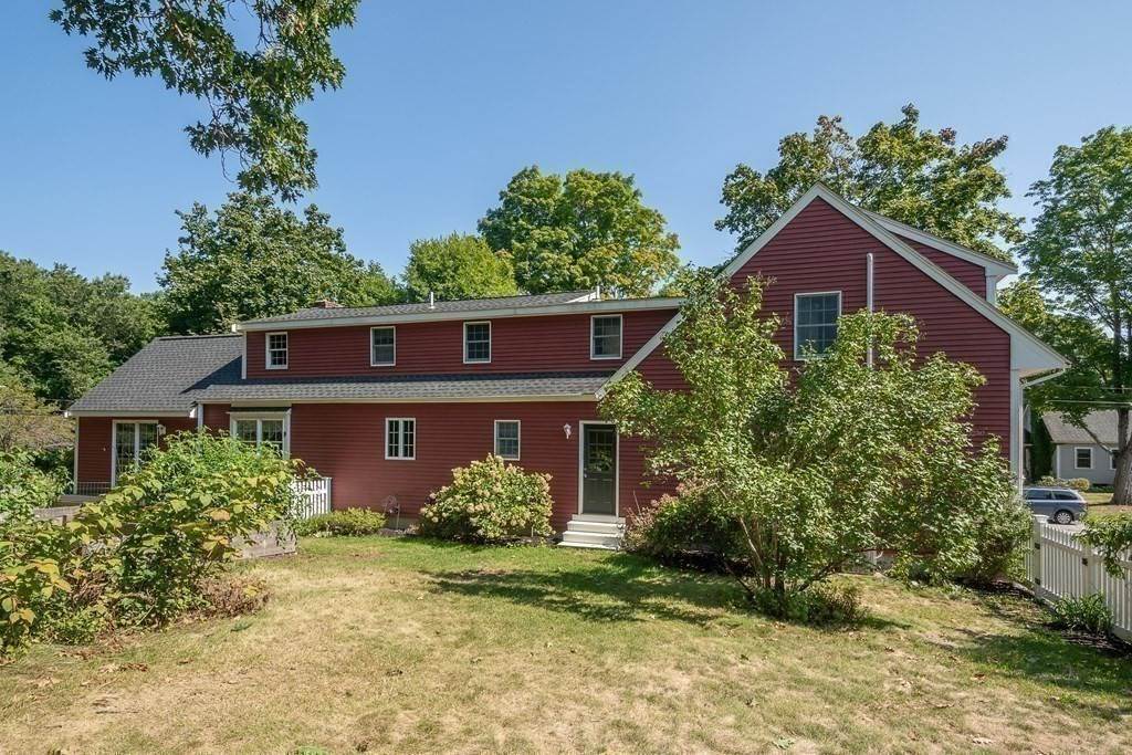 33. Single Family for Sale at Concord, MA 01742