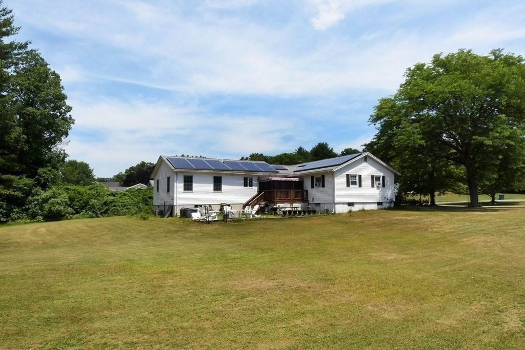 23. Single Family for Sale at Tewksbury, MA 01876