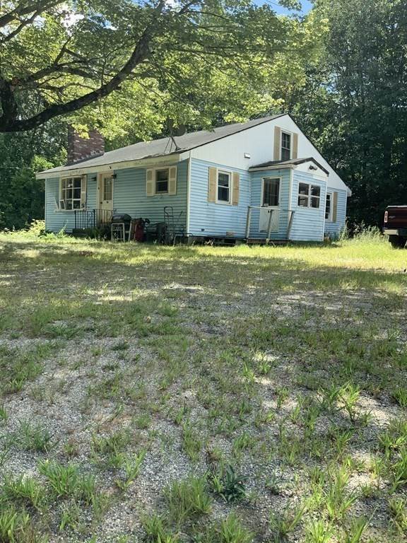 3. Single Family for Sale at Shirley, MA 01464