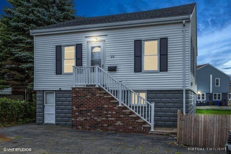 5. Single Family for Sale at Saugus, MA 01906