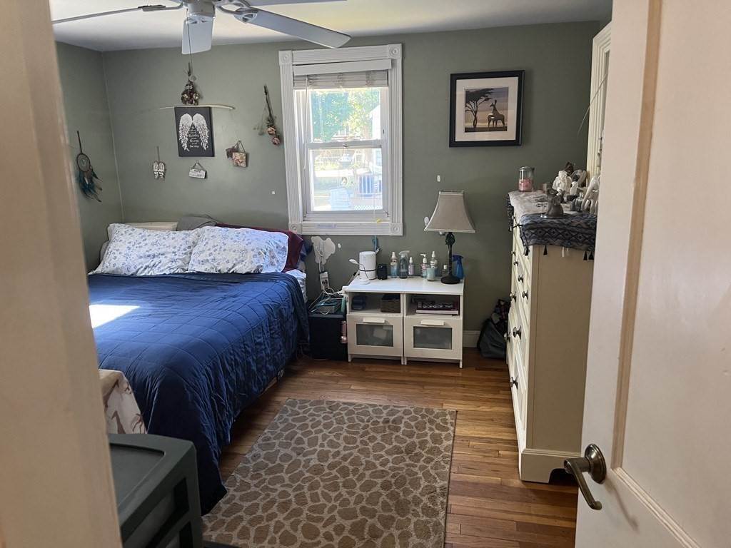 9. Single Family for Sale at Weymouth, MA 02189