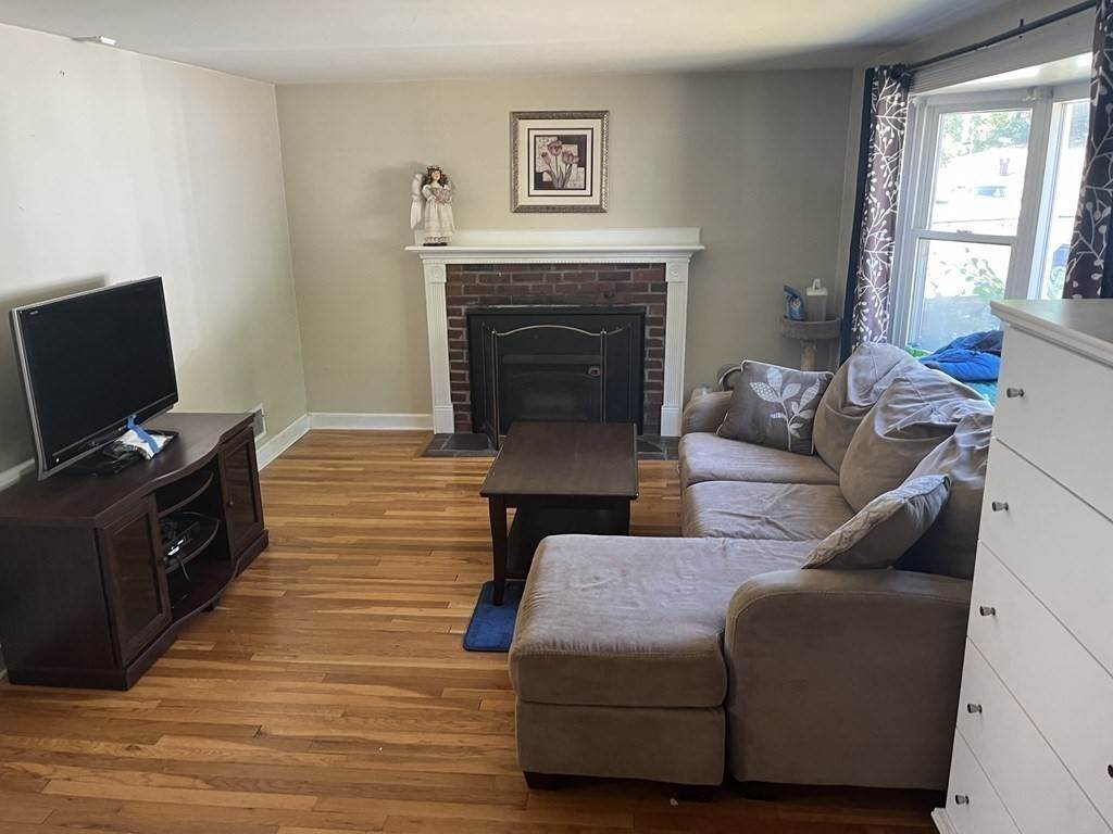 7. Single Family for Sale at Weymouth, MA 02189