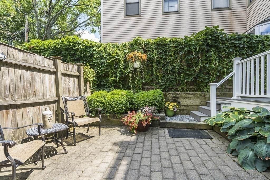 14. Single Family for Sale at Medford Street The Neck, Boston, MA 02129
