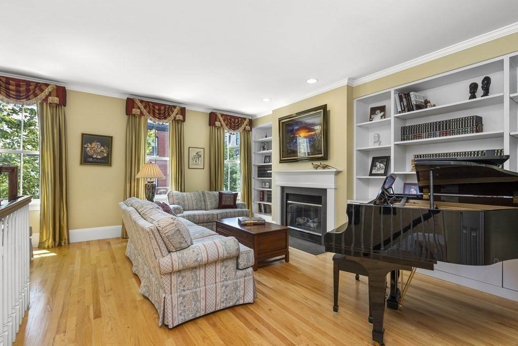 16. Single Family for Sale at Medford Street The Neck, Boston, MA 02129